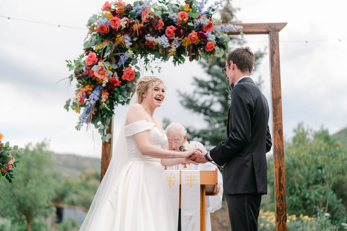 blue-sky-ranch-park-city-mountain-summer-wedding-pepper-nix-2119-1070