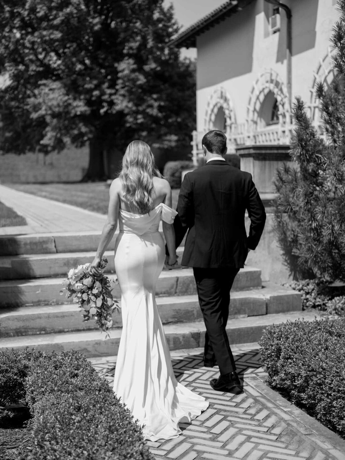Bride and groom at the Hay-McKinney Mansion Courtyard at Cleveland History Center