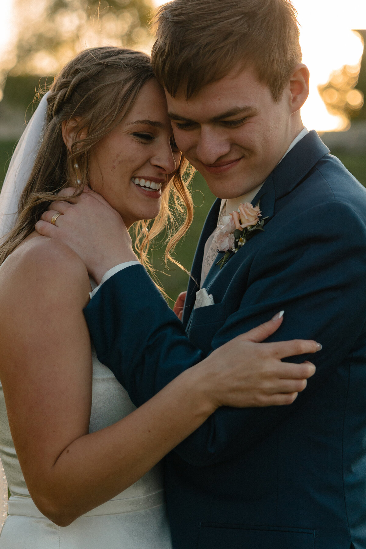 Sydney and Brant's Rustic Midwest Wedding Photography-688