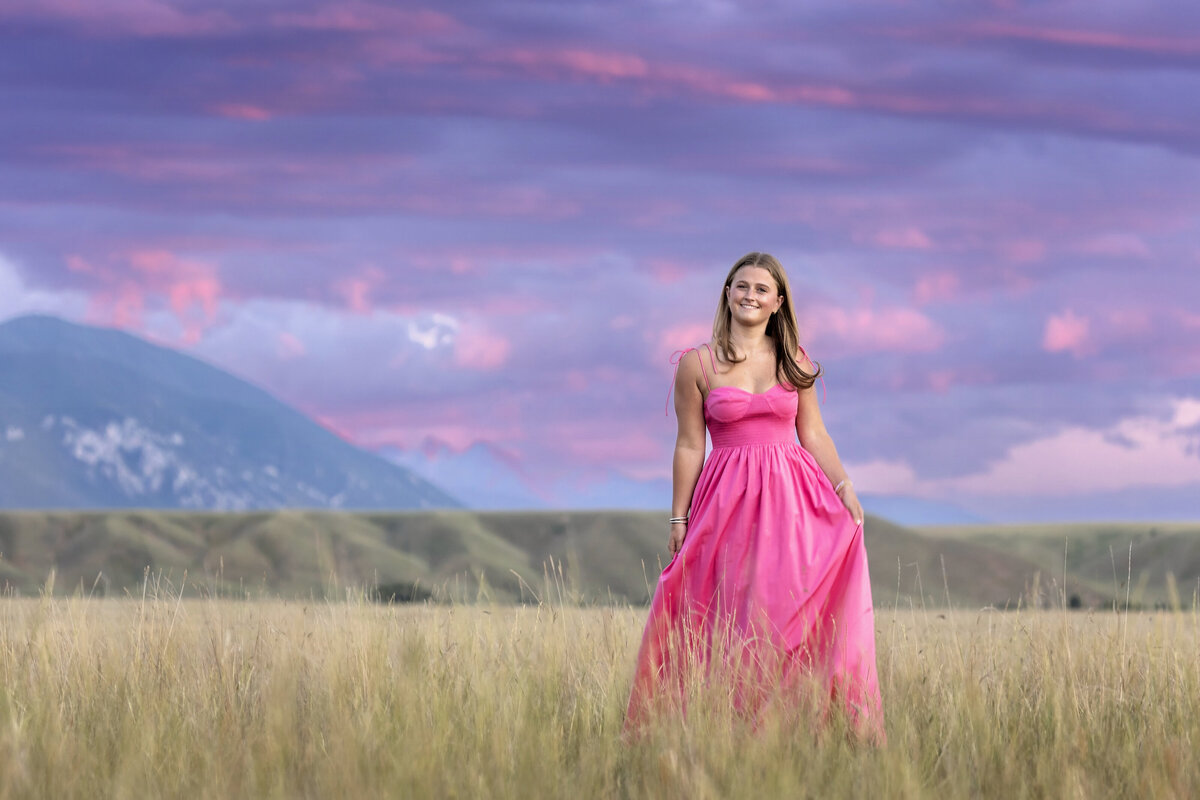 Shanna-Mae-Photography-Montana-Photographer-Highschool-Senior-Mountains-Girl-Poses-Ennis-Bozeman-019