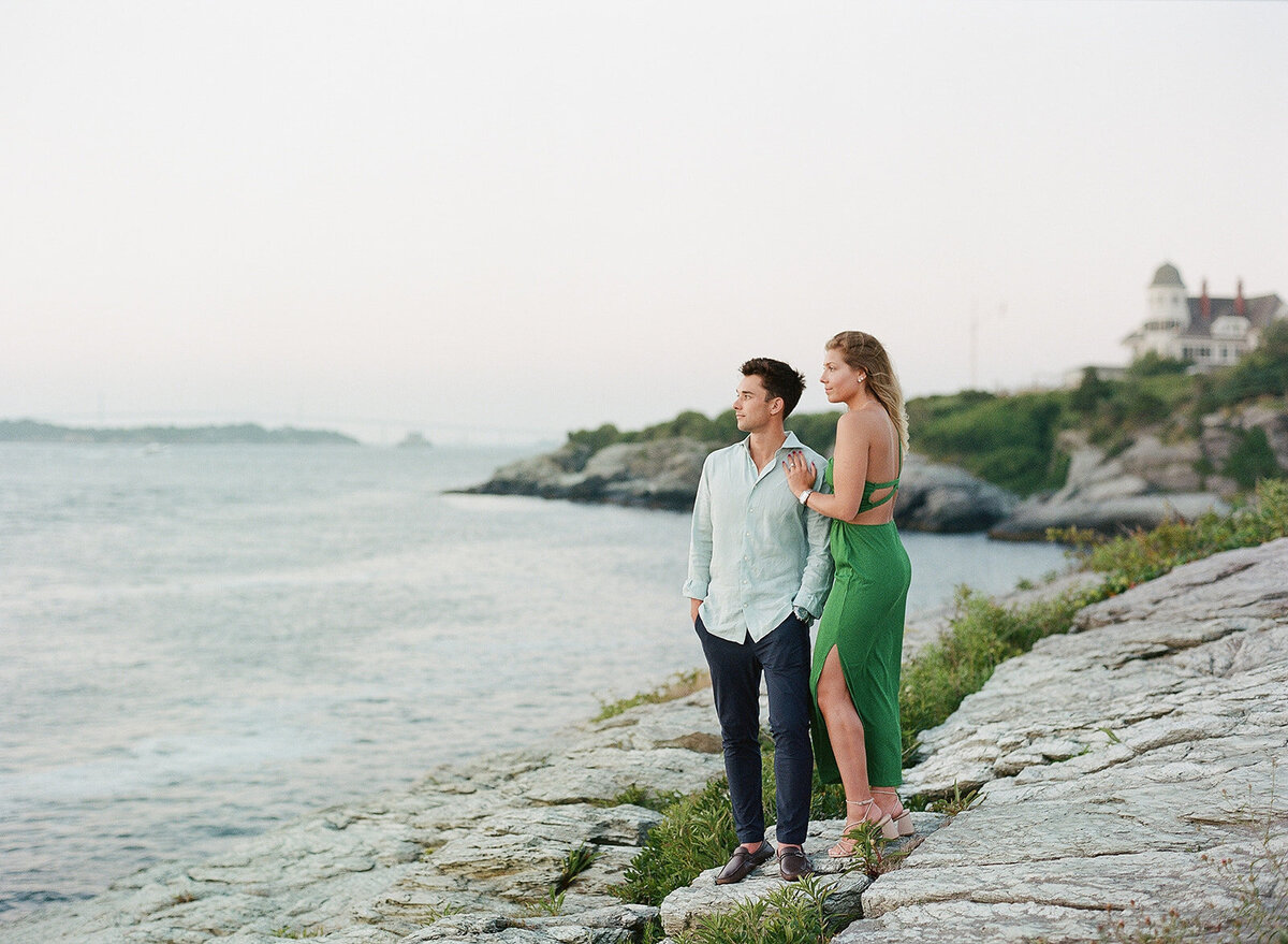 SurpriseProposal_Engagement_CastleHill_Newport_RIEngaged_81647053_0005CHilaryBPhotography