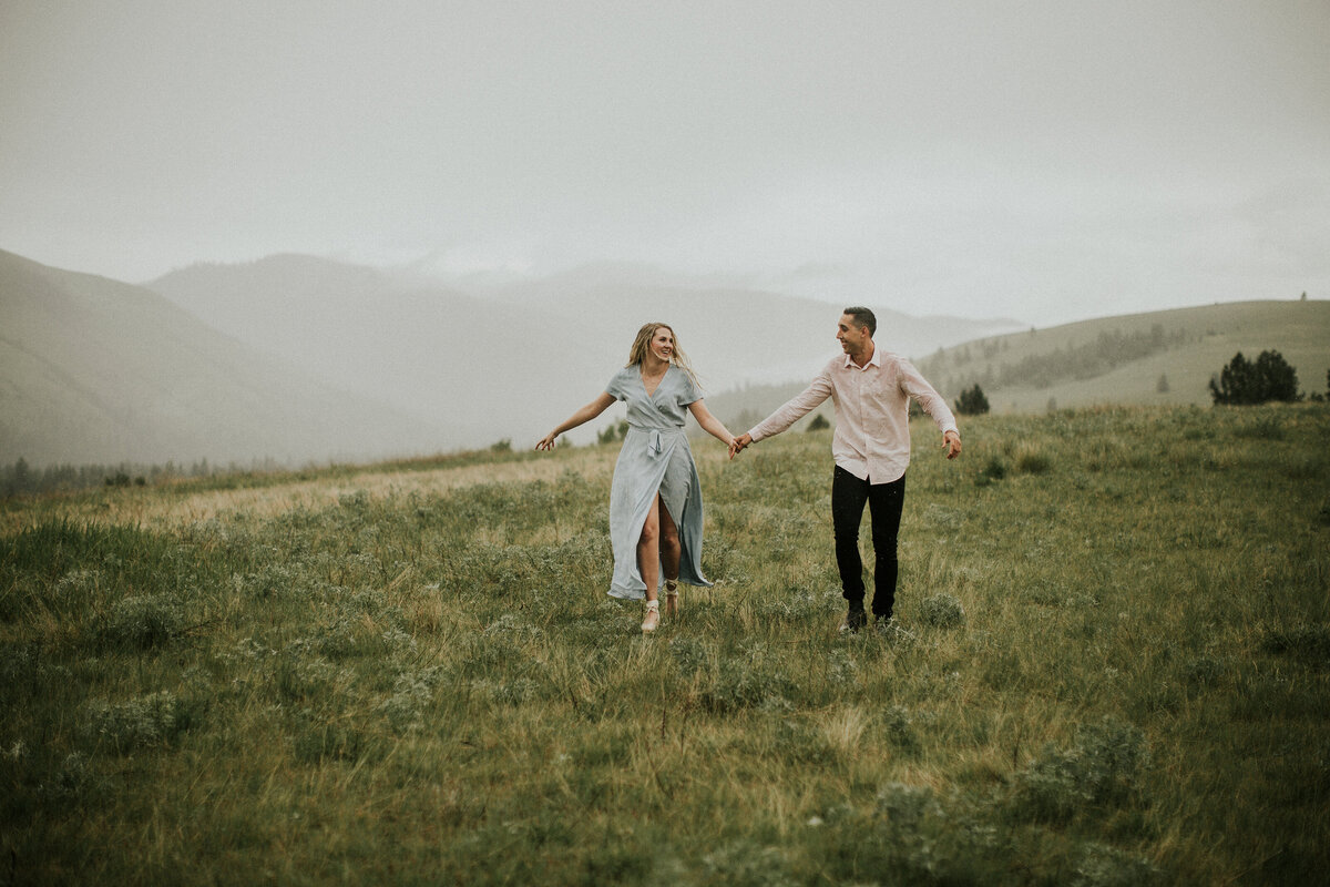 engagement-photos-montana-fields-7