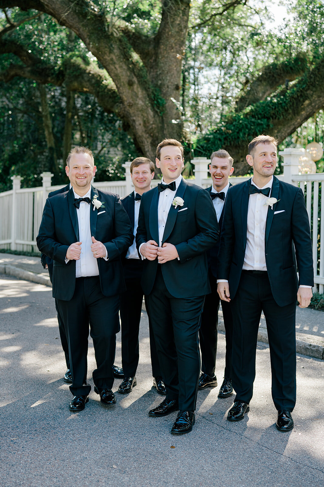 elevated_neutral_tones_governor_thomas_bennett_house_charleston_destination_wedding_photographer_wedding_Kailee_DiMeglio_Photography-431