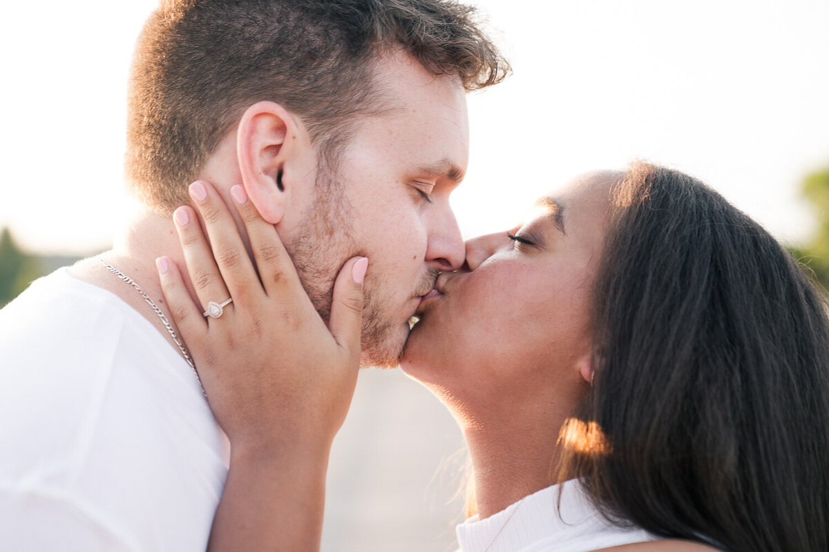 close-up-kiss-engagement-photo-1