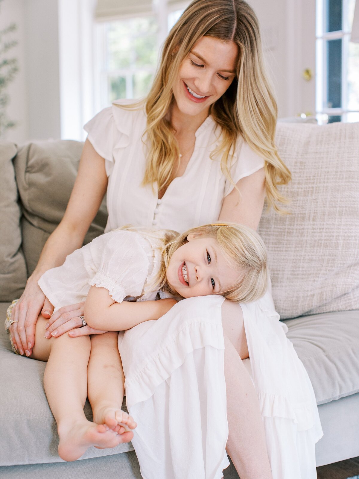 modern-indoor-newborn-richmond-va-photos-amy-nicole-photography-0004