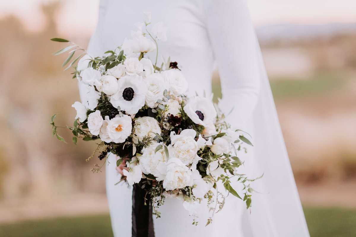 reno wedding photographers bride holding flowers