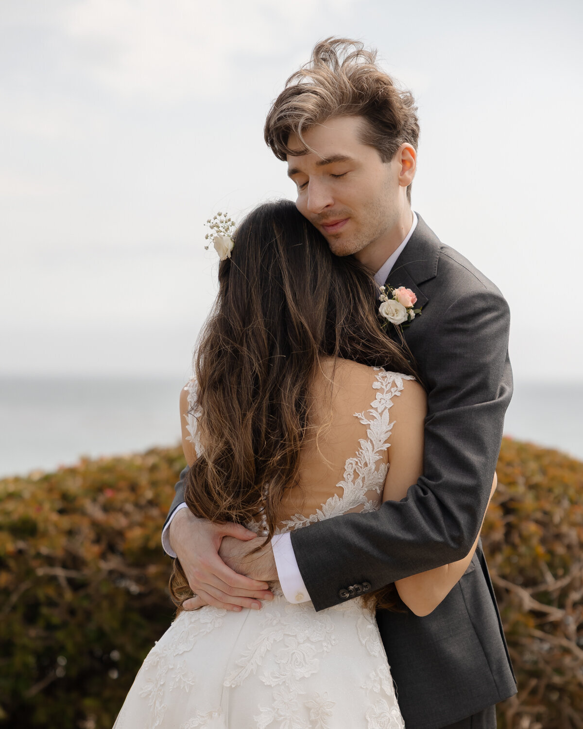 candid Wedding Photos of couple in Pismo Beach 