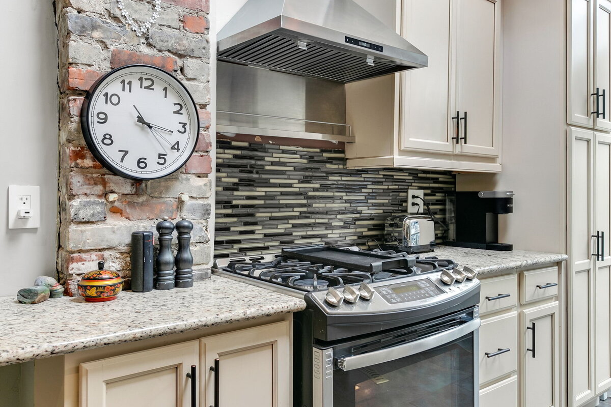 21-web-or-mls-15_006_Kitchen
