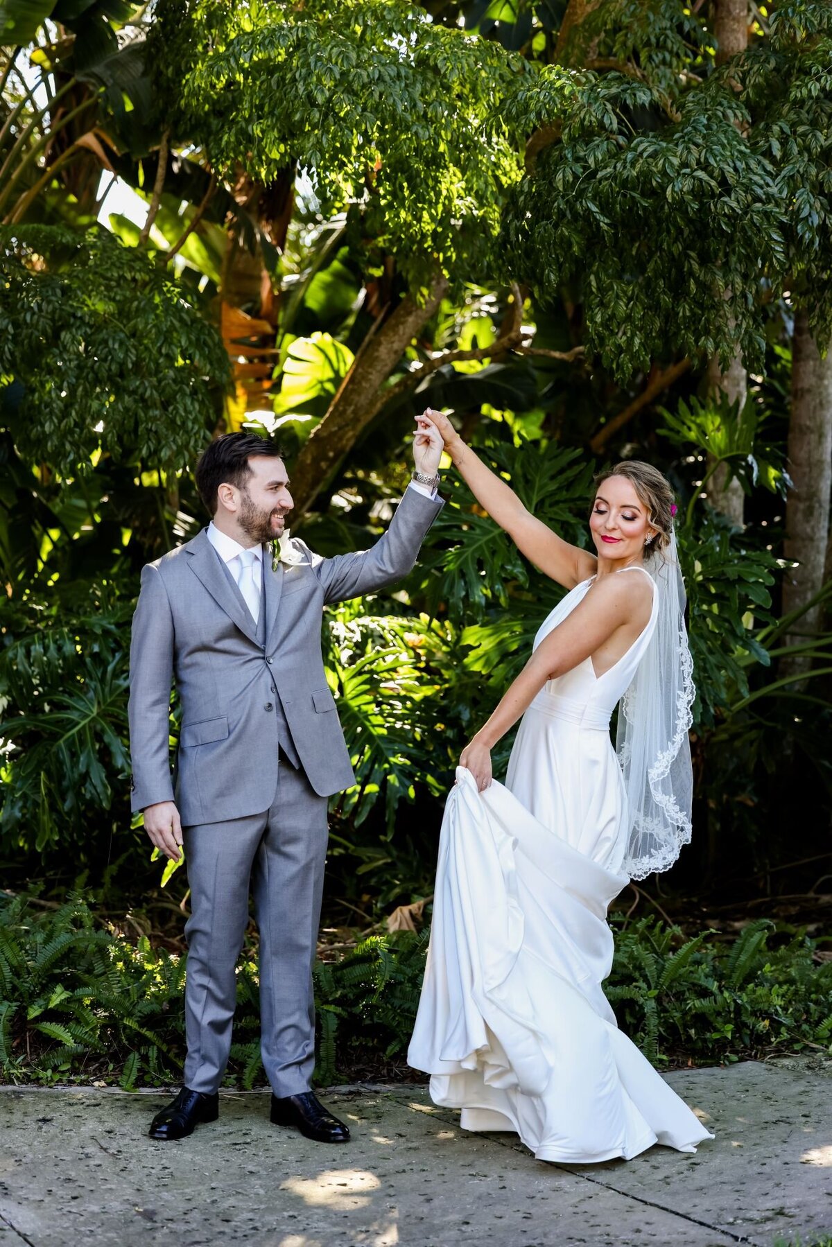 20 - Vinoy Hotel Wedding Tea Garden Bride & Groom - Tampa Bay Wedding Planner