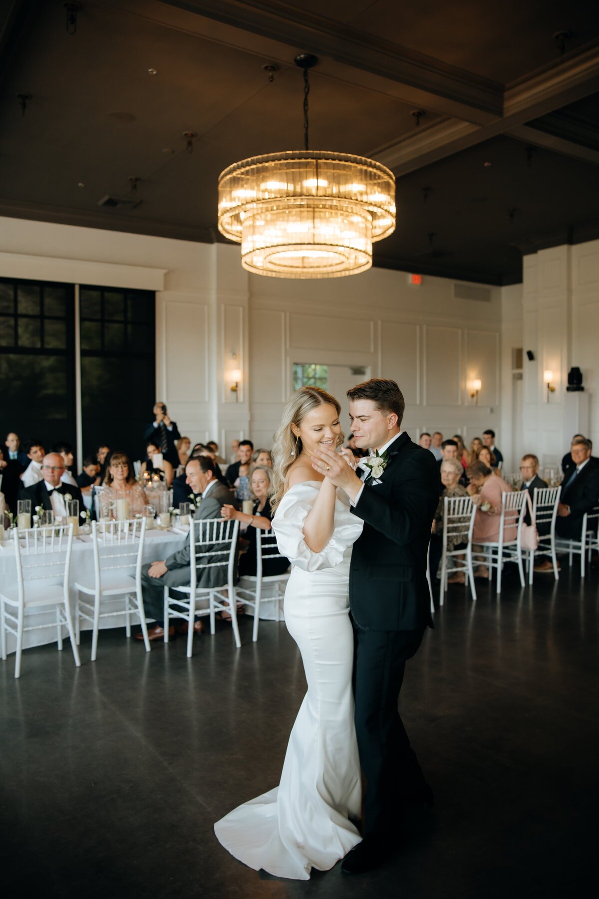 Velvet-and-Vows-Wedding-Photography-and-Film-_JillianCole-26-min