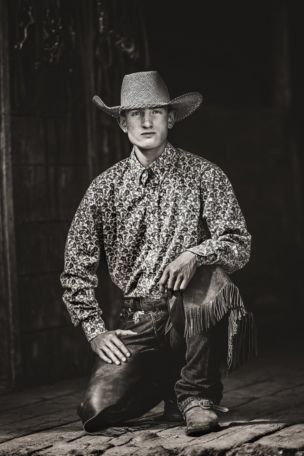 SENIORGUYDREAMINGHOLLOWPHOTOGRAPHY8_WEB2023