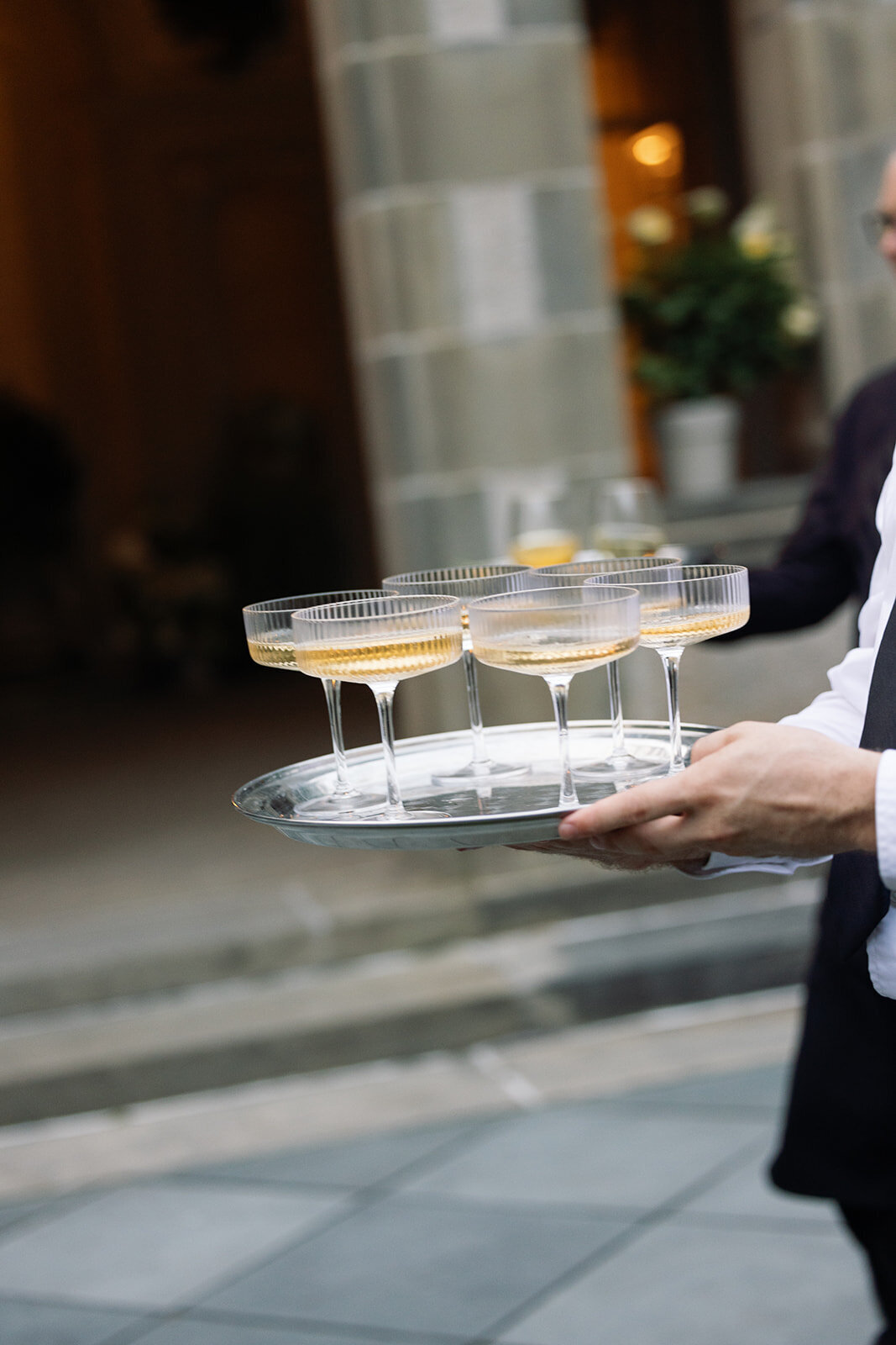 wedding-cocktail-hour-at-glen-manor-house-ri