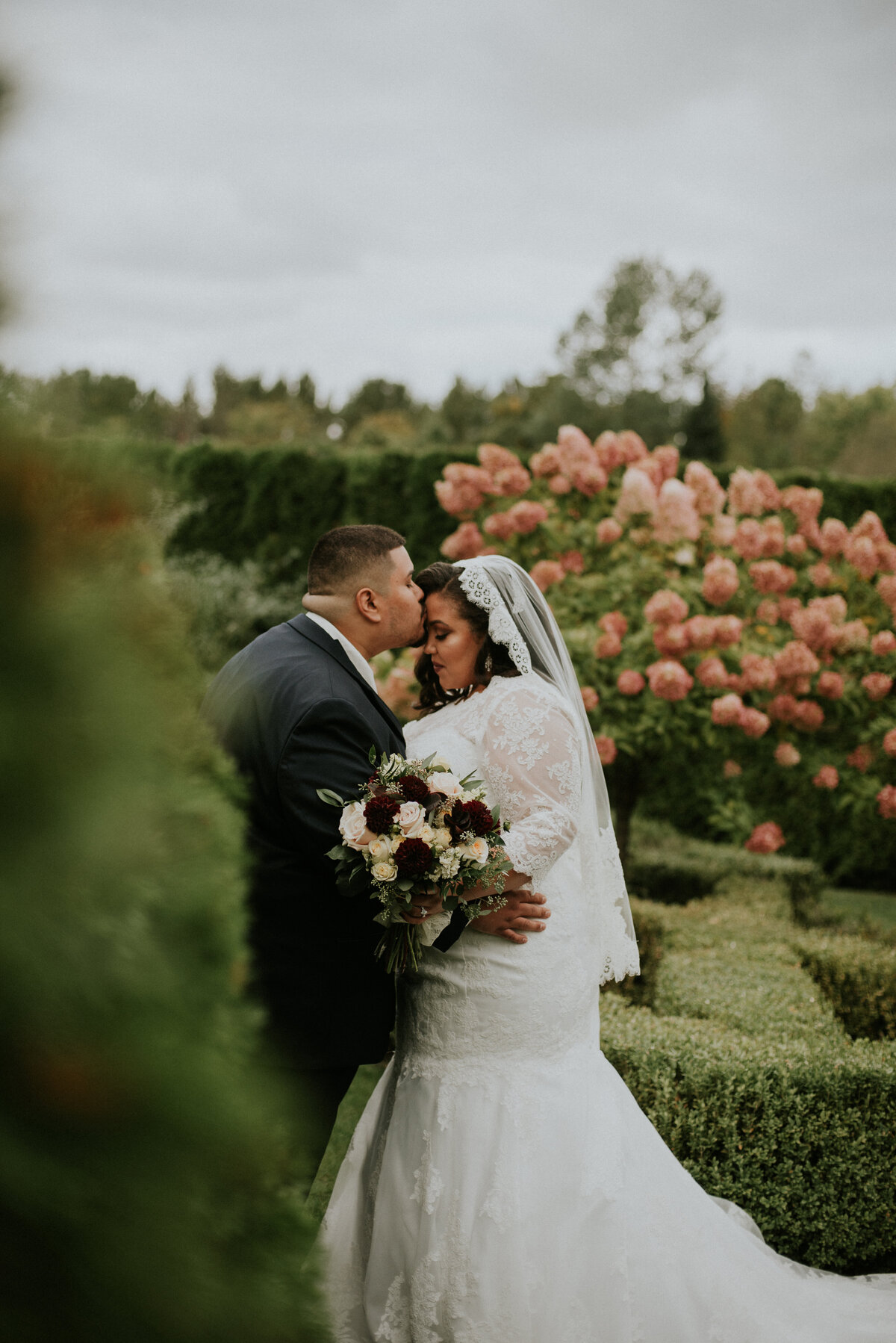 Castle-farms-wedding-northern-michigan-wedding-photographer-girl-with-the-tattoos-wedding-photographer