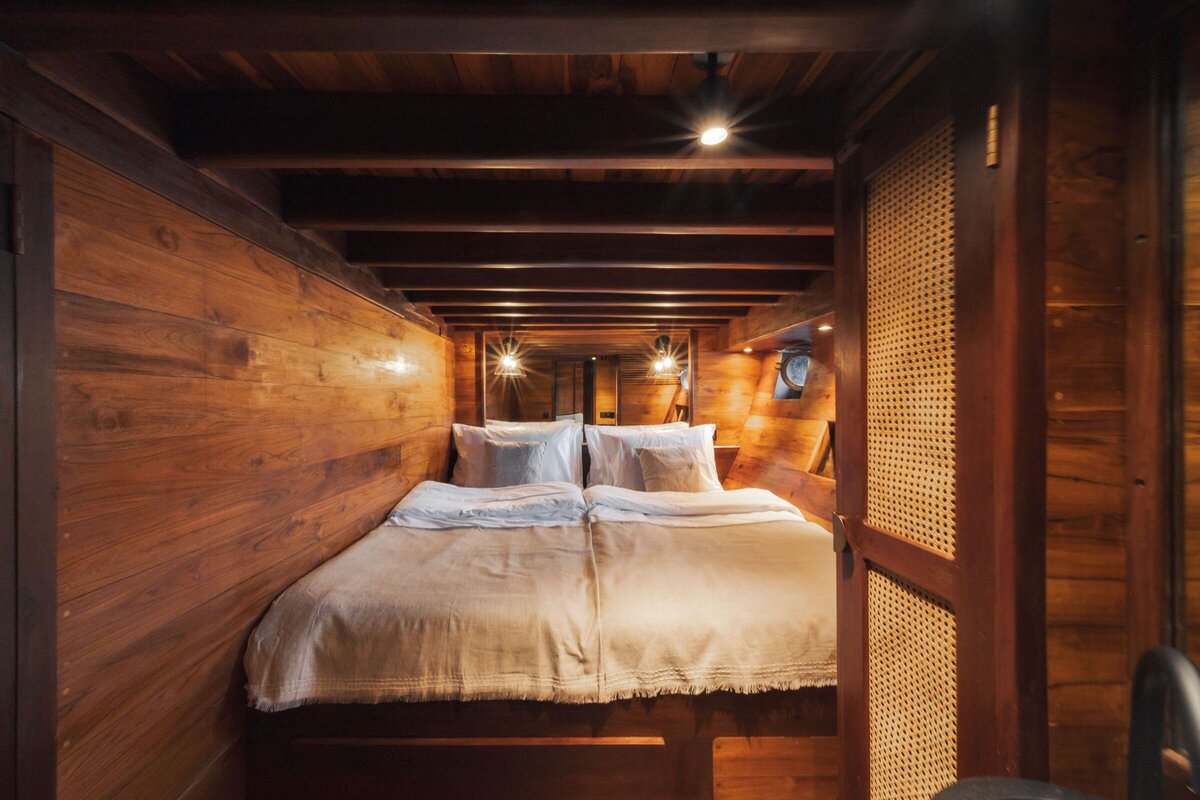 Luxury Yacht Bali - 19_Nataraja_Deluxe_Cabin_Pacific-High-min