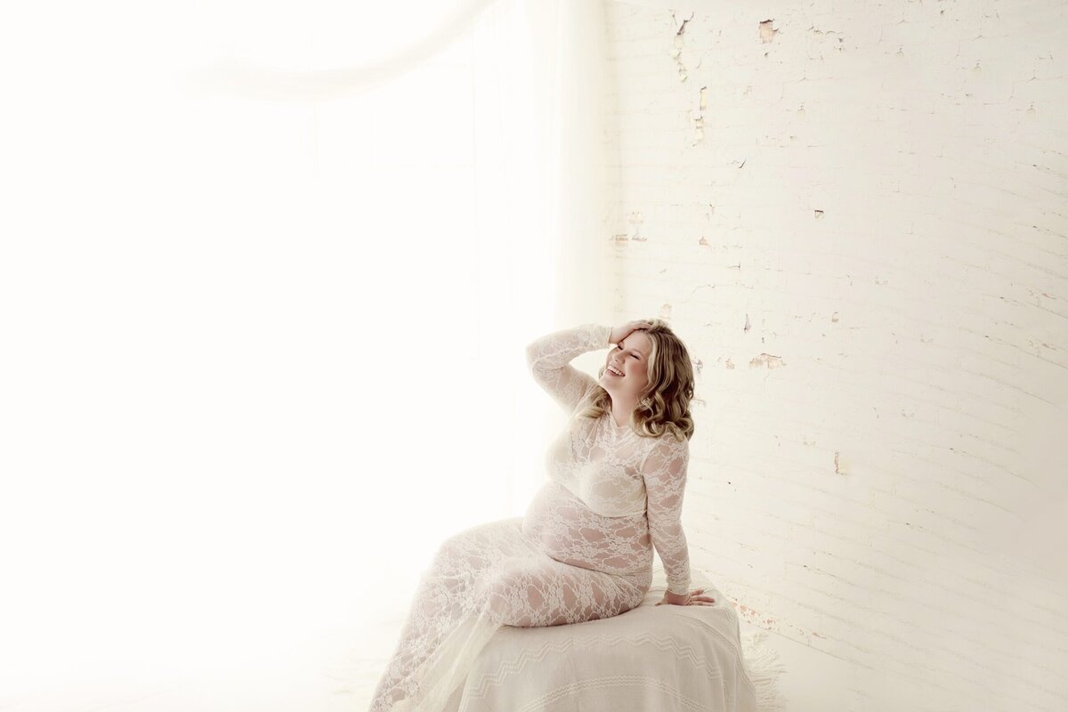 A light and airy setting for Akron maternity portraits