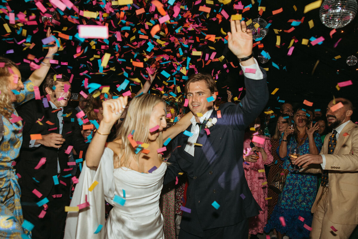 Summer-Estate-Wedding-In-English-Countryside44