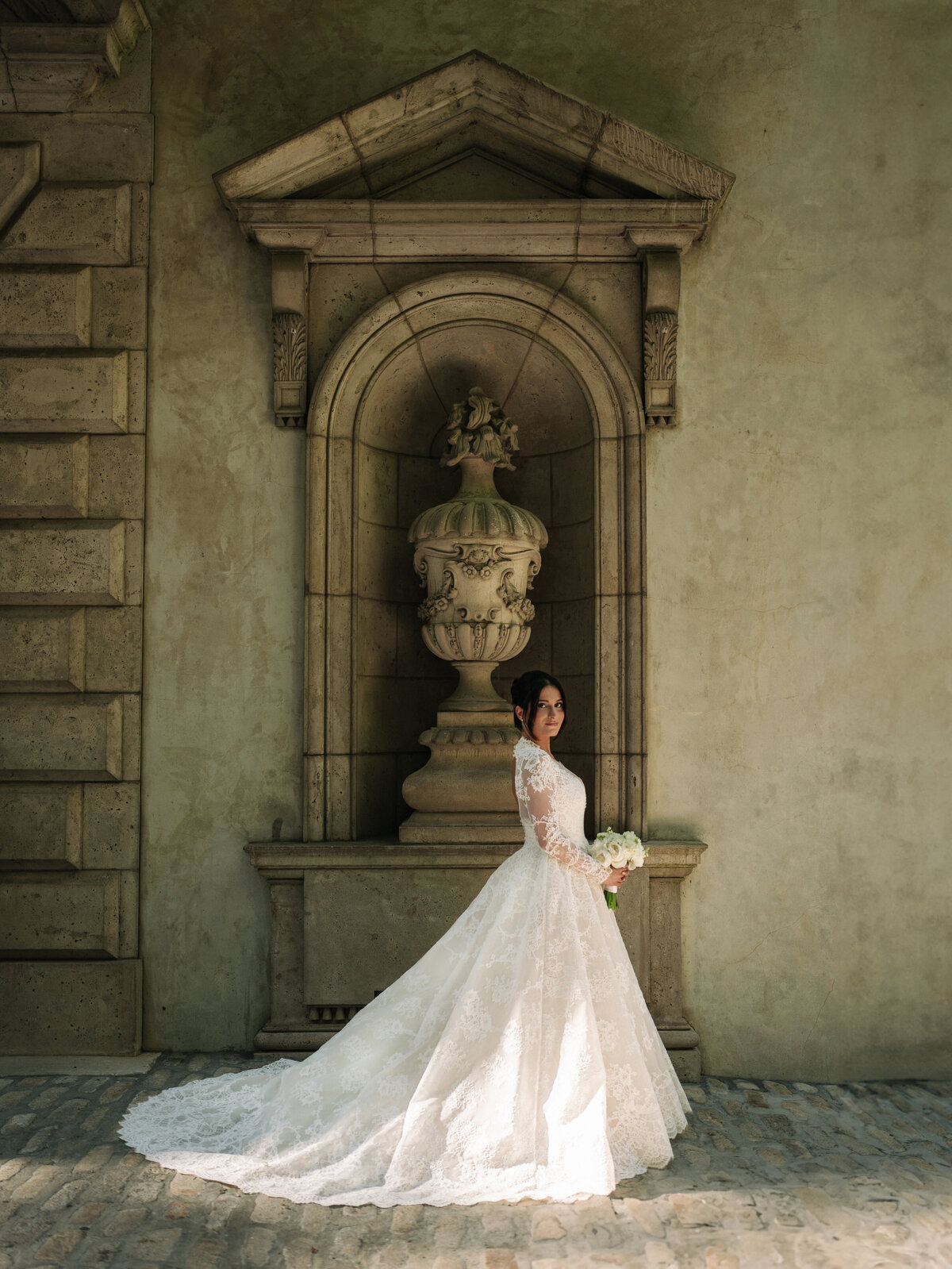 Eve_Yarbrough_Swan_House_Submission-3