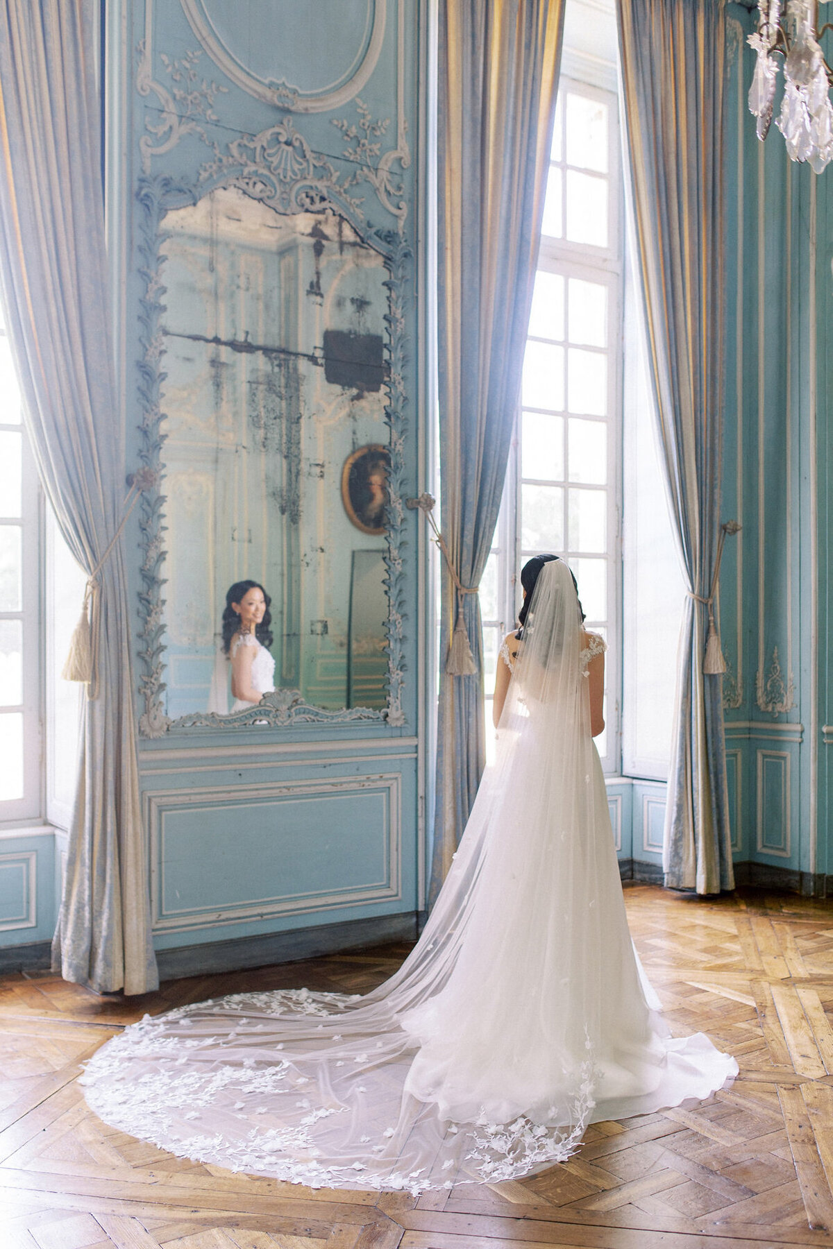 Maïlys Fortune Photography Husband Wife Wedding Weddings Photography France Switzerland Italy Timeless Dreamy Imagery Bilingual French English Destination Weddings Destination Wedding Provence French Riviera Paris Lake Como Tuscany47