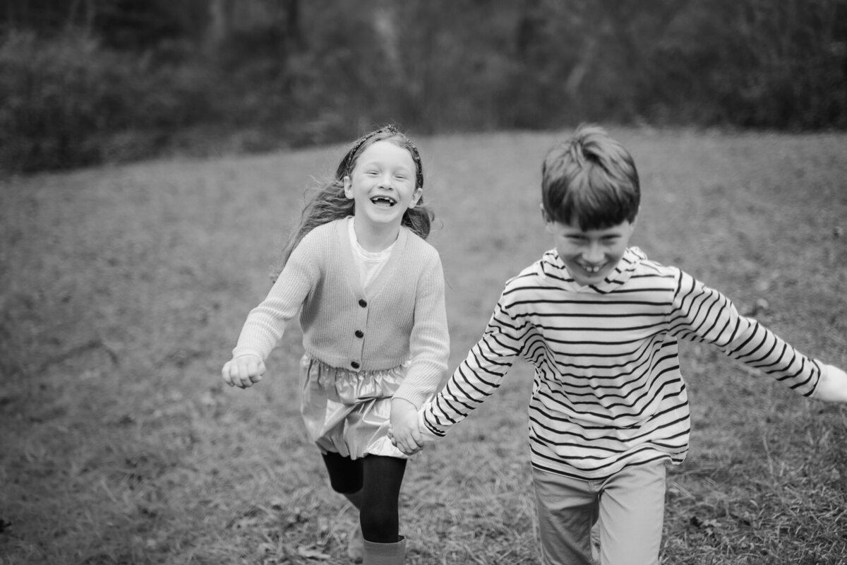 Fun and relaxed family photos by Maryland photographer