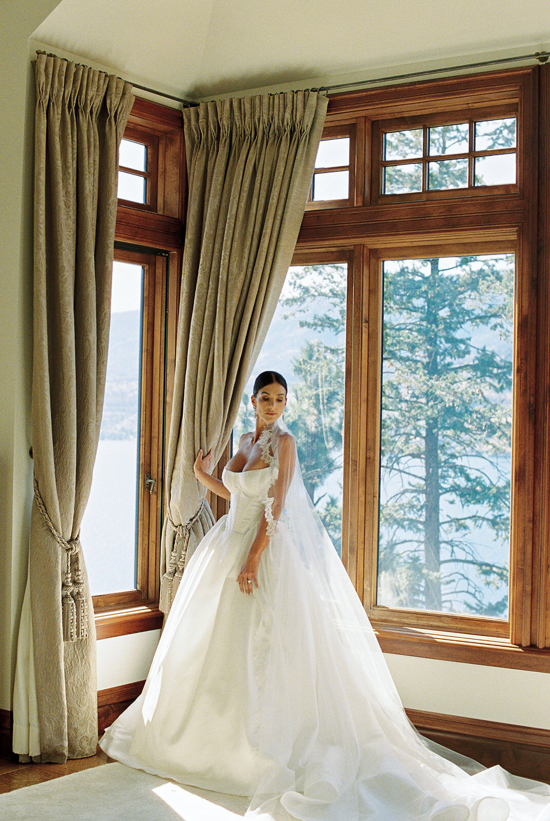 minted-photography-okanagan-kelowna-destination-wedding-photographer-wedding-château-okanagan-5