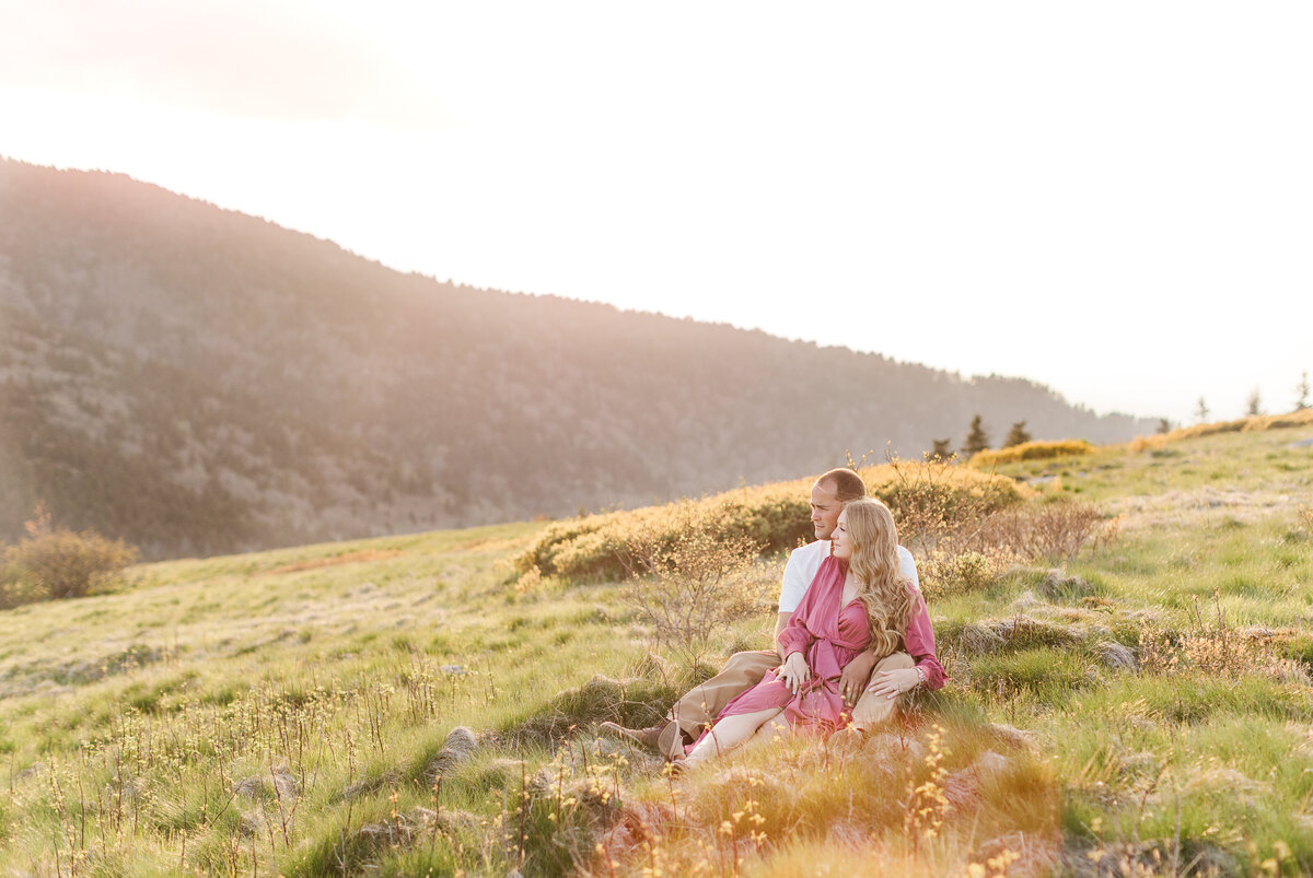 Elizabeth_Hill_Photography_Roan_Mountain_Engagement_Photos_Tennessee-11