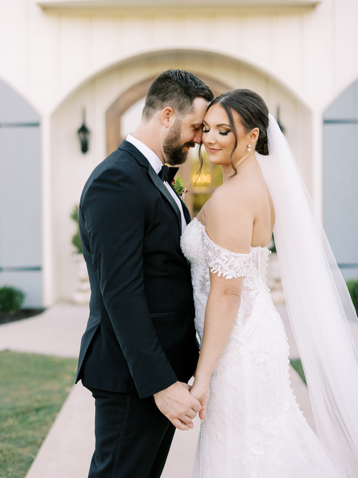bride-and-groom-portraits-north-texas-the-french-farmhouse-wedding-8
