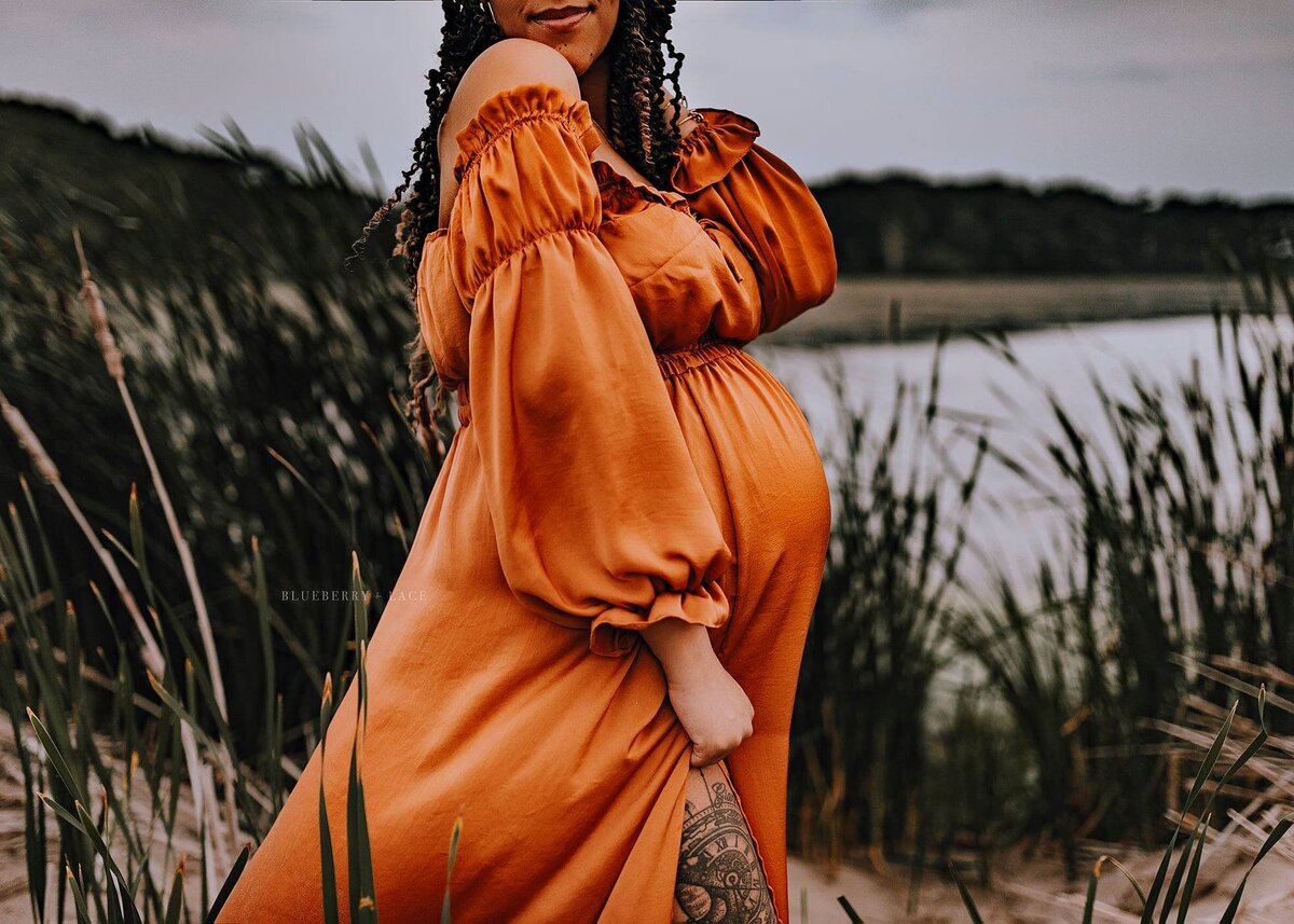 outdoor beach maternity photo session by lake