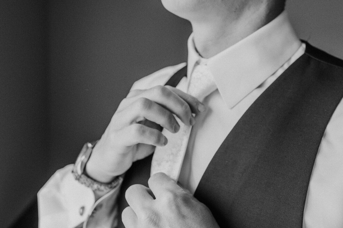Saint Clair Inn Wedding Groom Michigan Photographer K. E. Rogers Photography-24