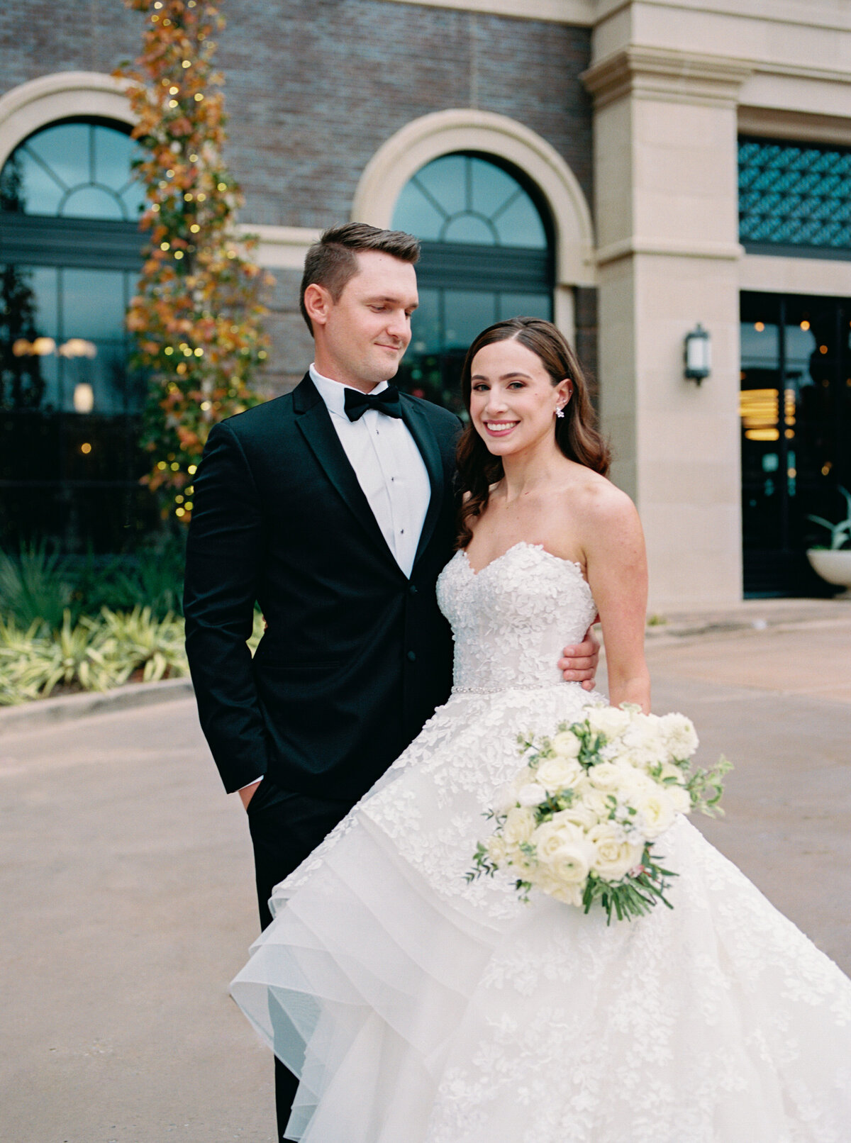Hotel Vin - Grapevine Texas - Nick + Claire Bondar January 4 2025 Bride Groom - Stephanie Michelle Photography-3