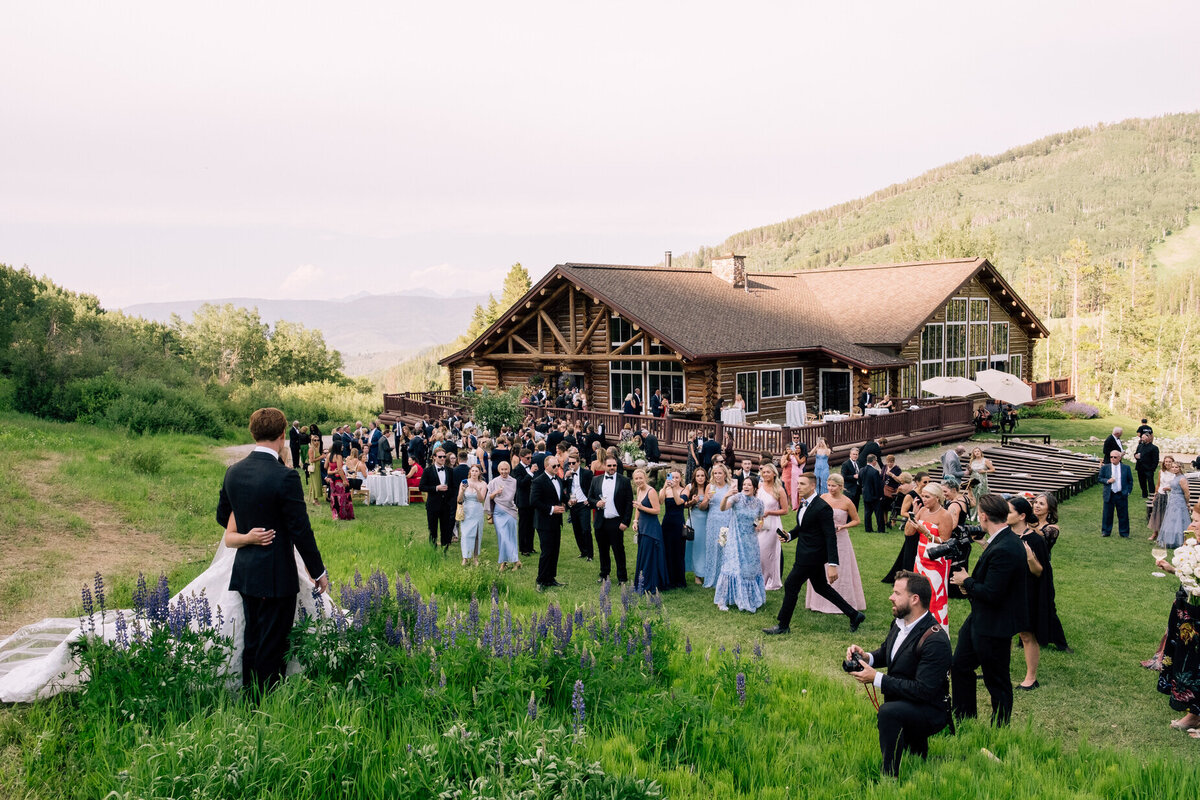 0 Hor TH3 -  Cocktail Hour Beaver Creek Colorado Wedding by GoBella 2