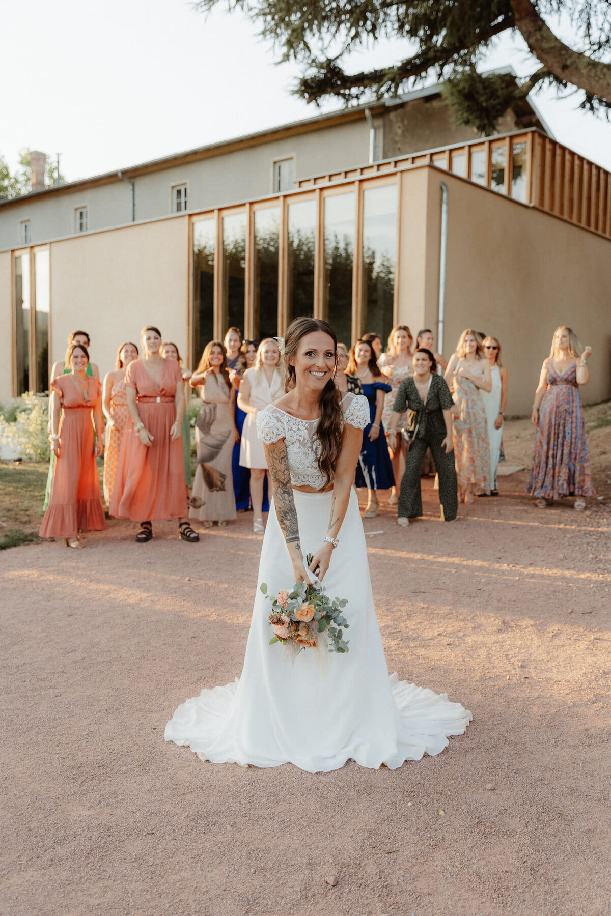 Prisylia-et-Guillaume-cocktail-mariage-lance-de-bouquet