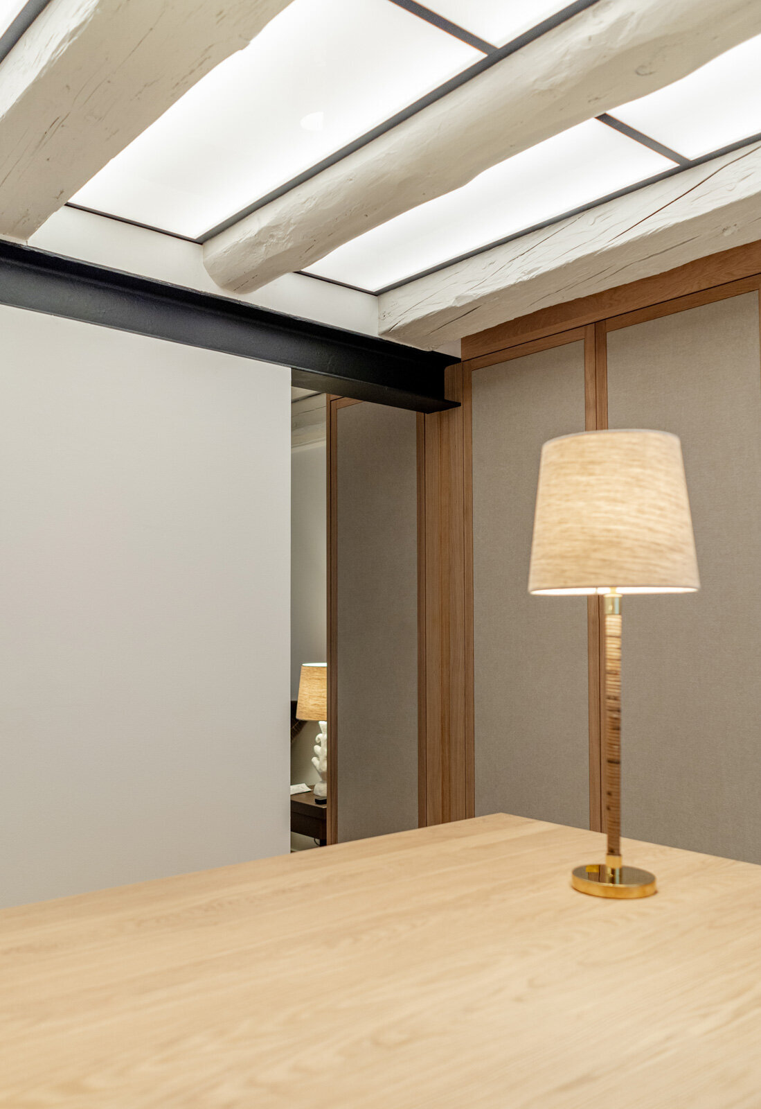 Ankleidezimmer-Schraenke-Holz-Adam-Innenausbau-Lich-1