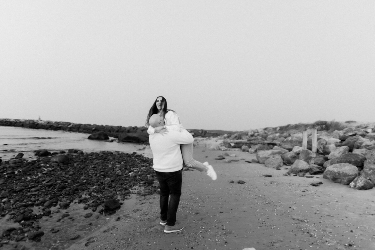 Montauk-NY-engagement-session-31