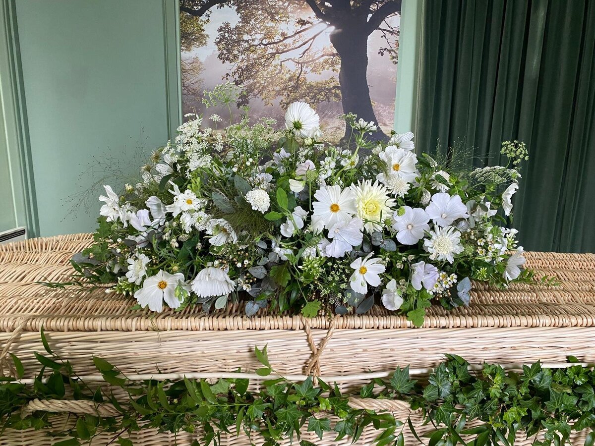 Issy-and-Bella-Floral-Design-Funeral-Florist-Herefordshire1