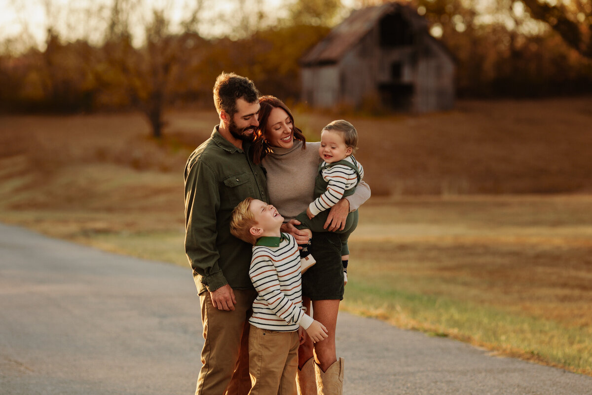 NWA family photographer, Northwest Arkansas best family photography, family portraits near me, professional family photos, family photography packages