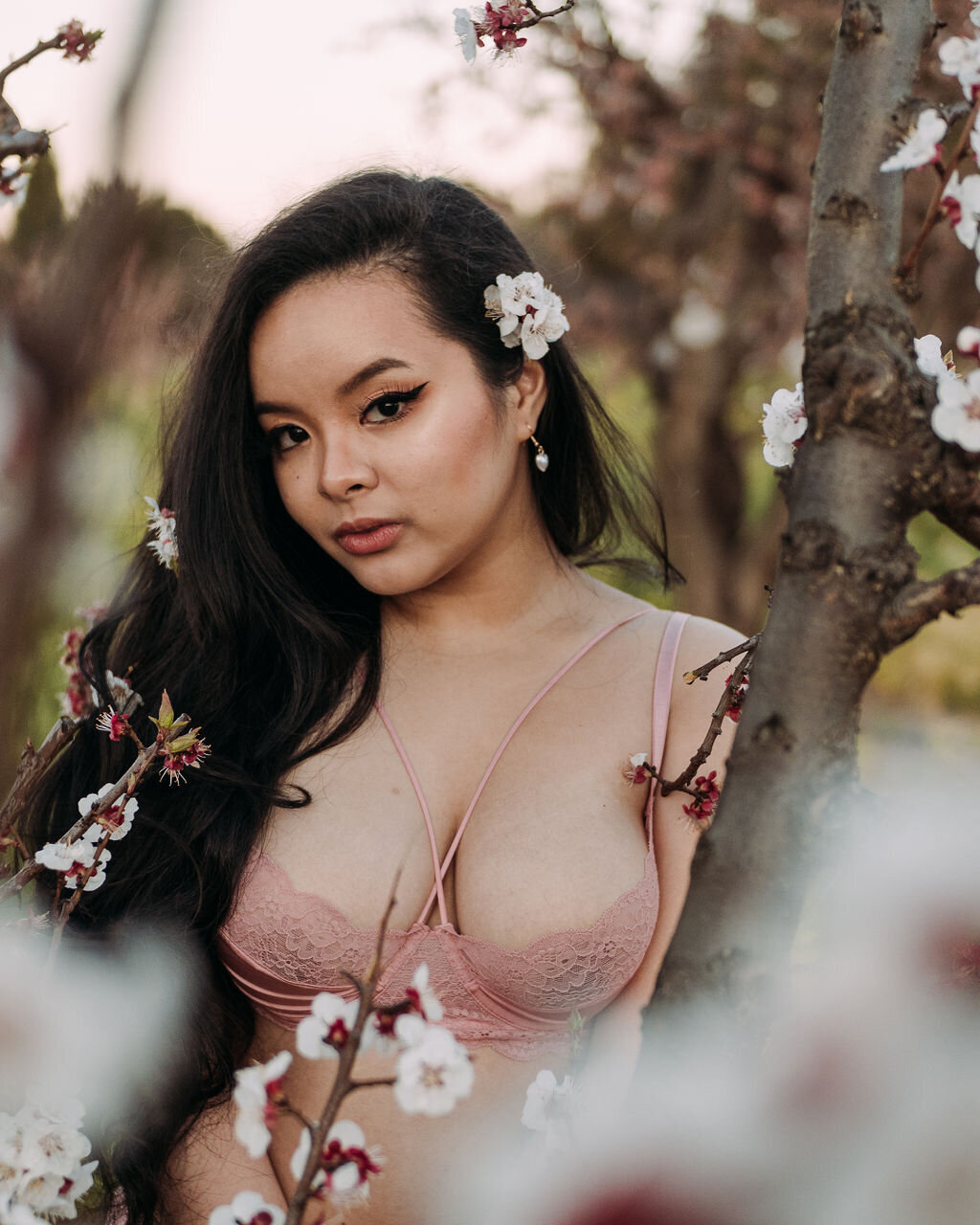 Joyce Li Photography Destination Wedding Elopement Engagement Lifestyle Portrait Photographer West Coast Seattle Washington California cherryblossomboudoir-16