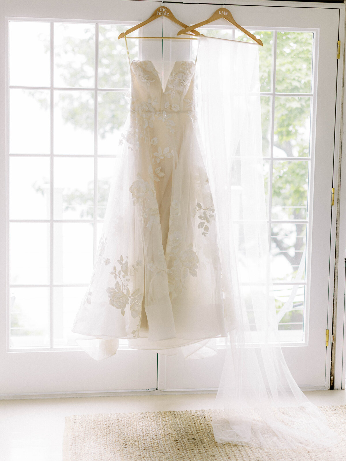 Vermont-Luxury-Film-Wedding-Photographer-Bride-Getting-Ready_149