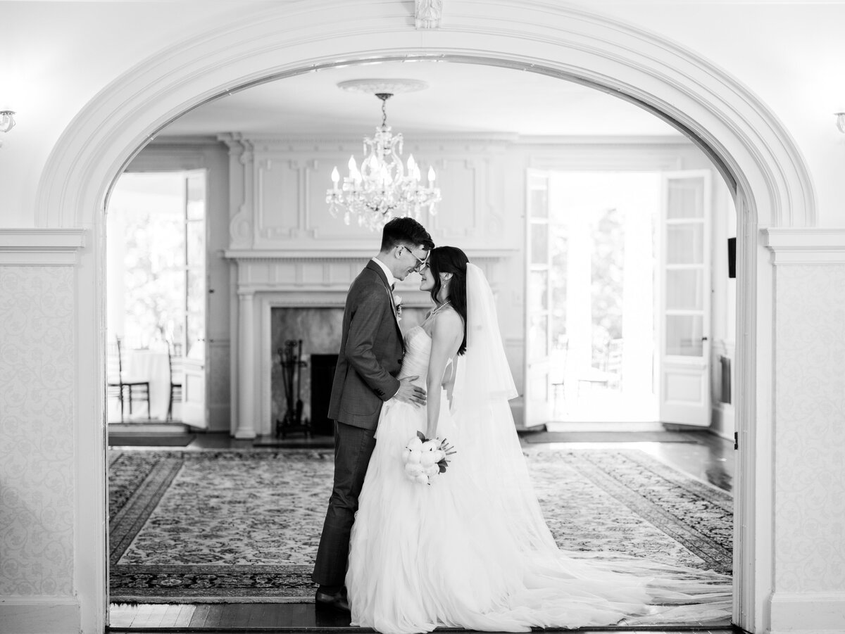 J+R_Liriodendron Mansion_Luxury_Wedding_Photo_Skyler Jordan Photography-49