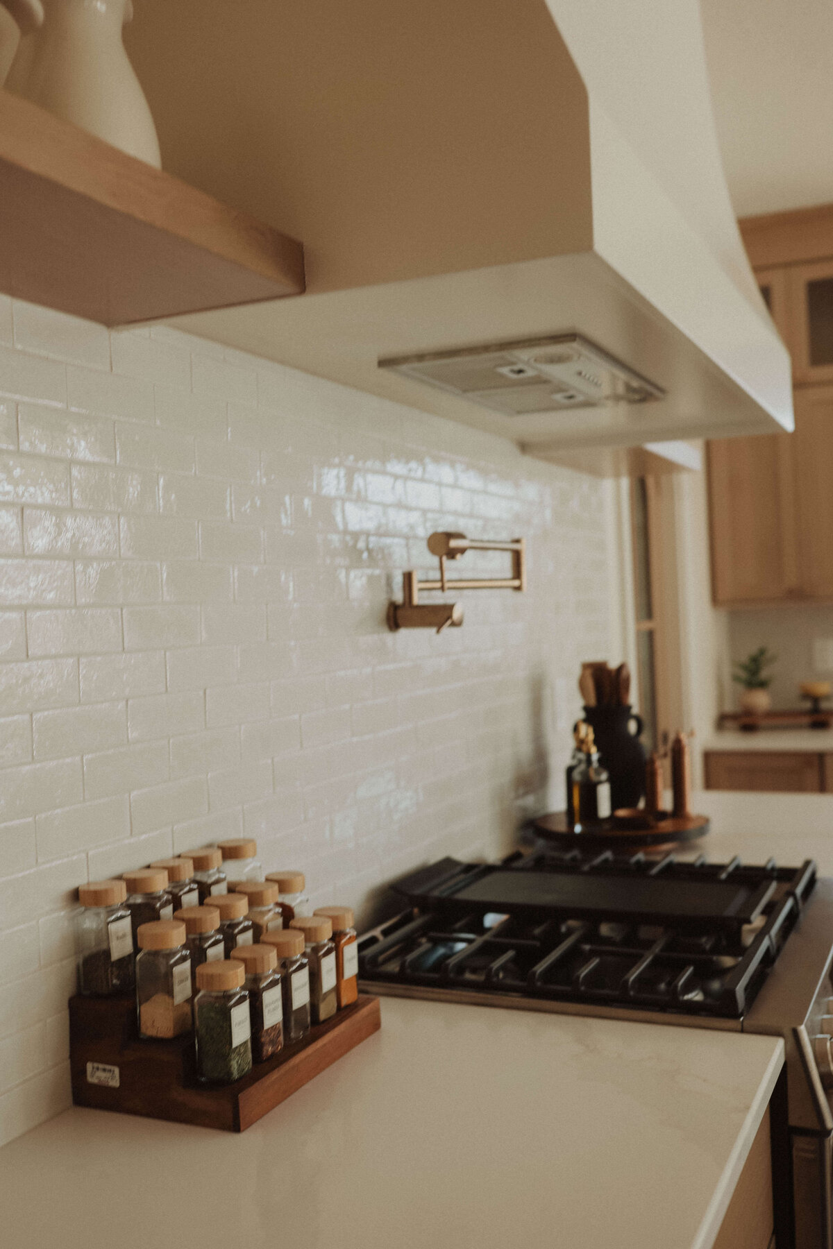 9632-Kitchen-Polk-City-Central-Iowa-Custom-Home-JRL-Builders-3F1A7826