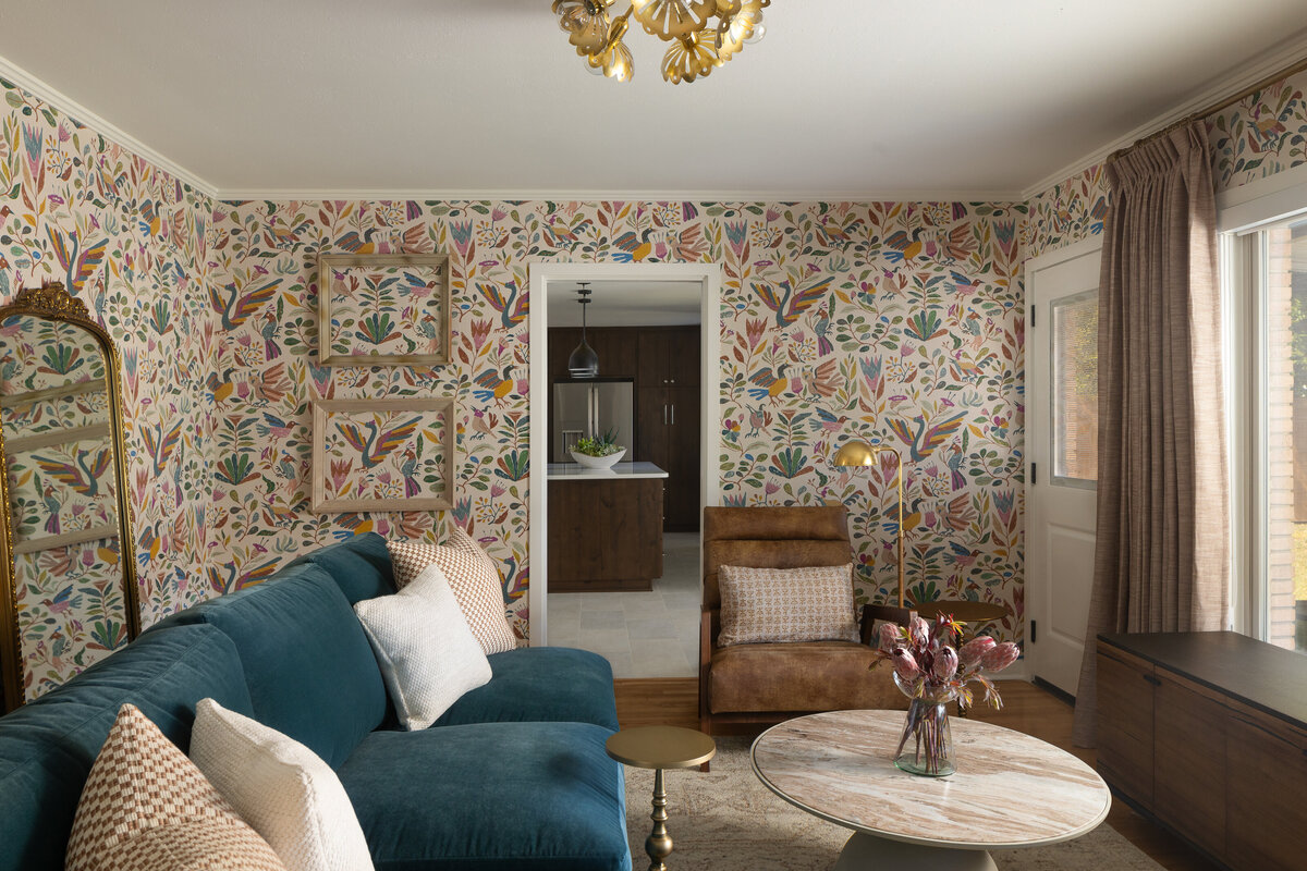 dusti j design living space floral wallpaper