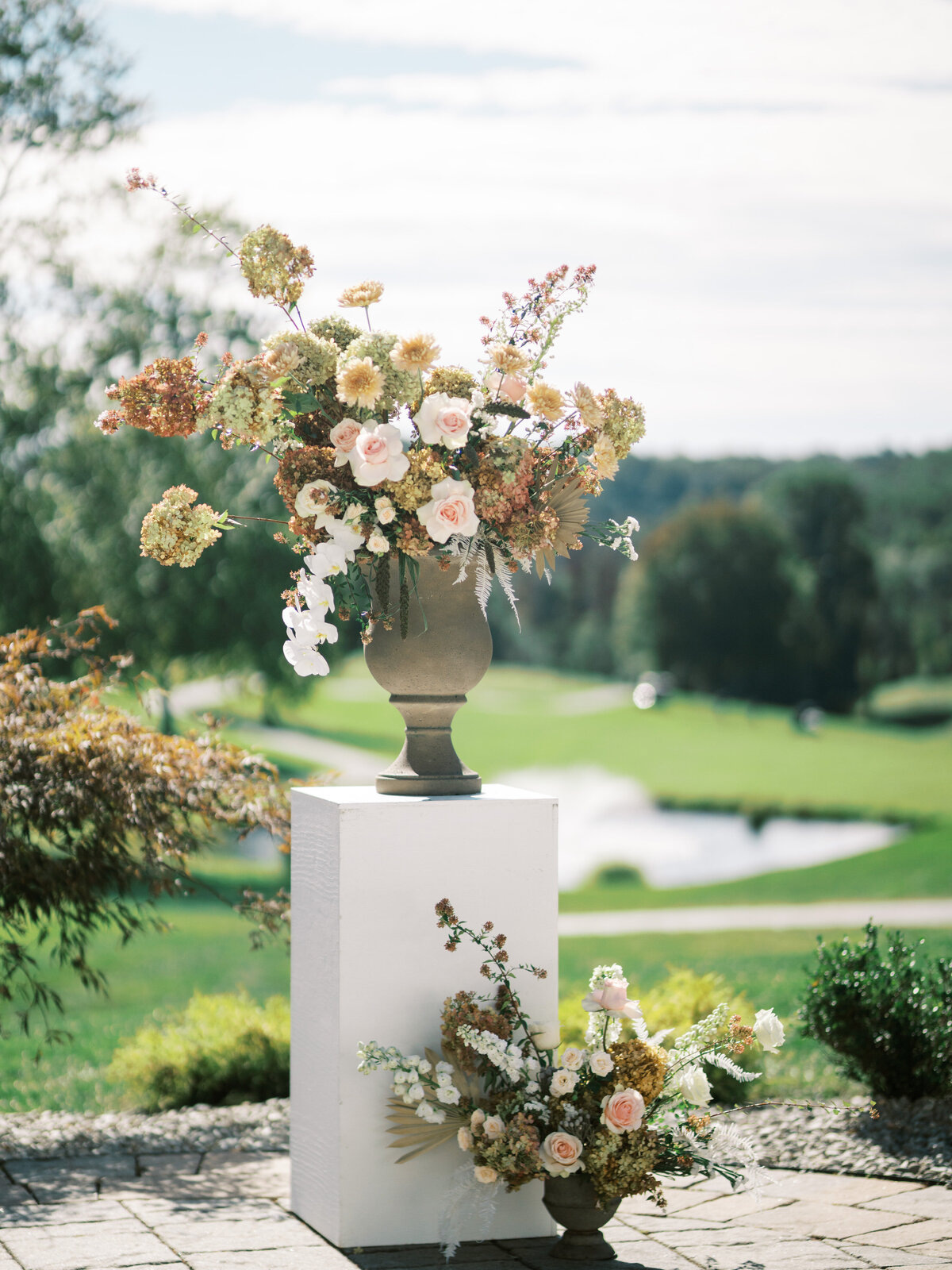 10_Kate Campbell Floral Maryland Golf Country Club Fall Wedding by Madeline Collins photo
