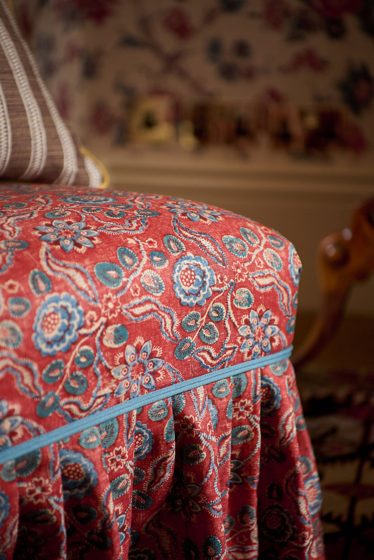 Evora_Antique_Red_Blue_Fabric