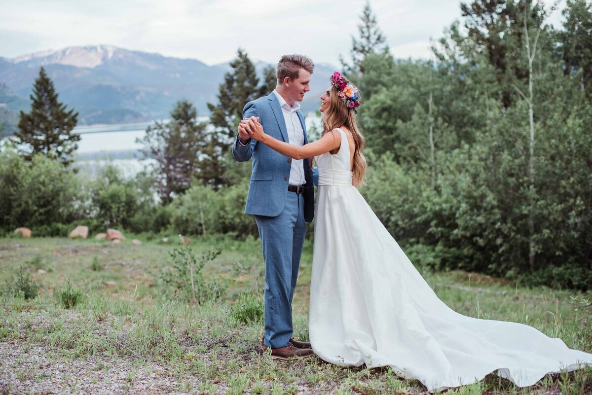 intimate-wedding-adventure-elopement-photographer-Idaho-Falls-Jenna-Boshart-Photography-8