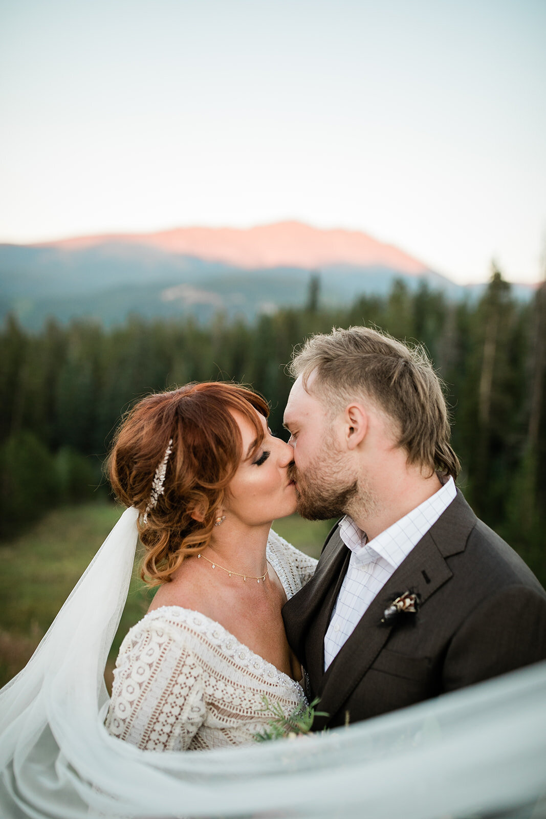 courtney-nick-wedding-sneak-peeks-30_websize