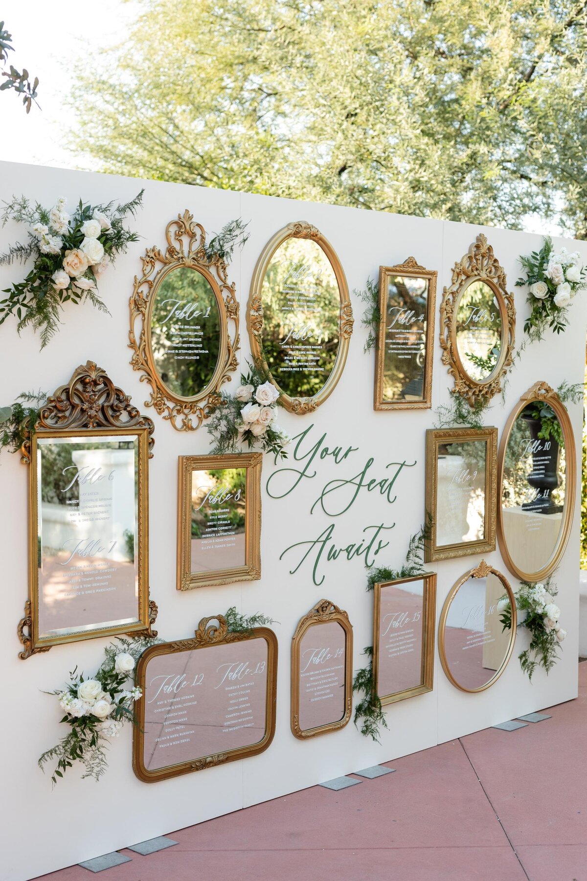 mirror-vintage-seating-display