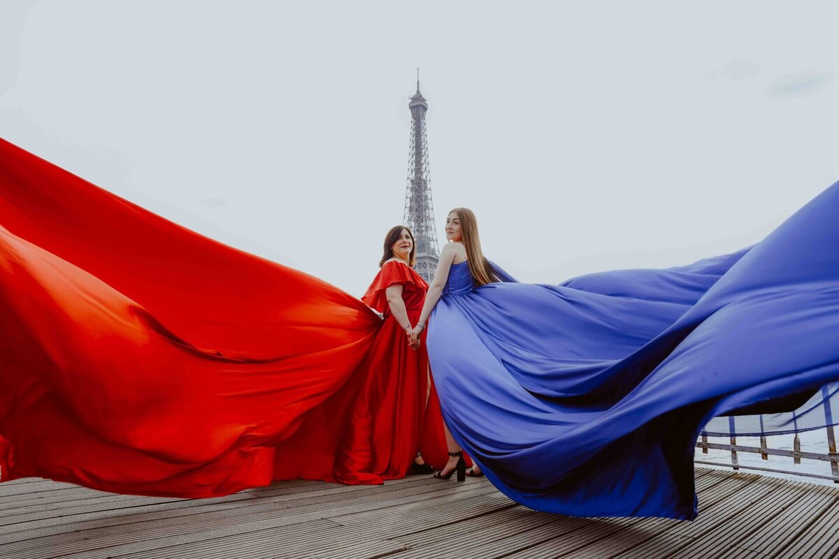 family-photoshoot-in-paris-with-flying-dresses-19