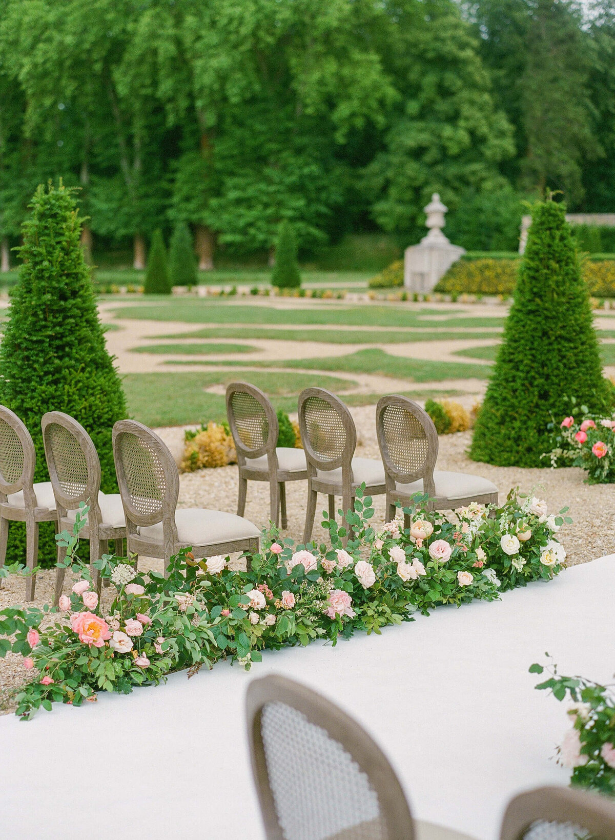 Chateau-de-Villette-wedding-florist-Floraison8