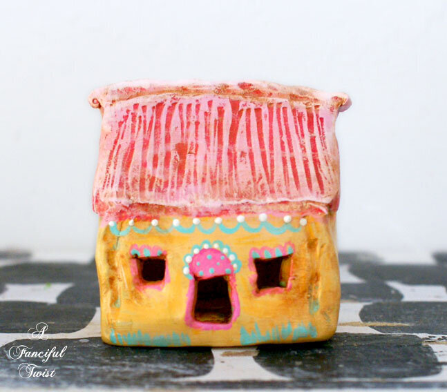 cutie-love-tiny-house-front