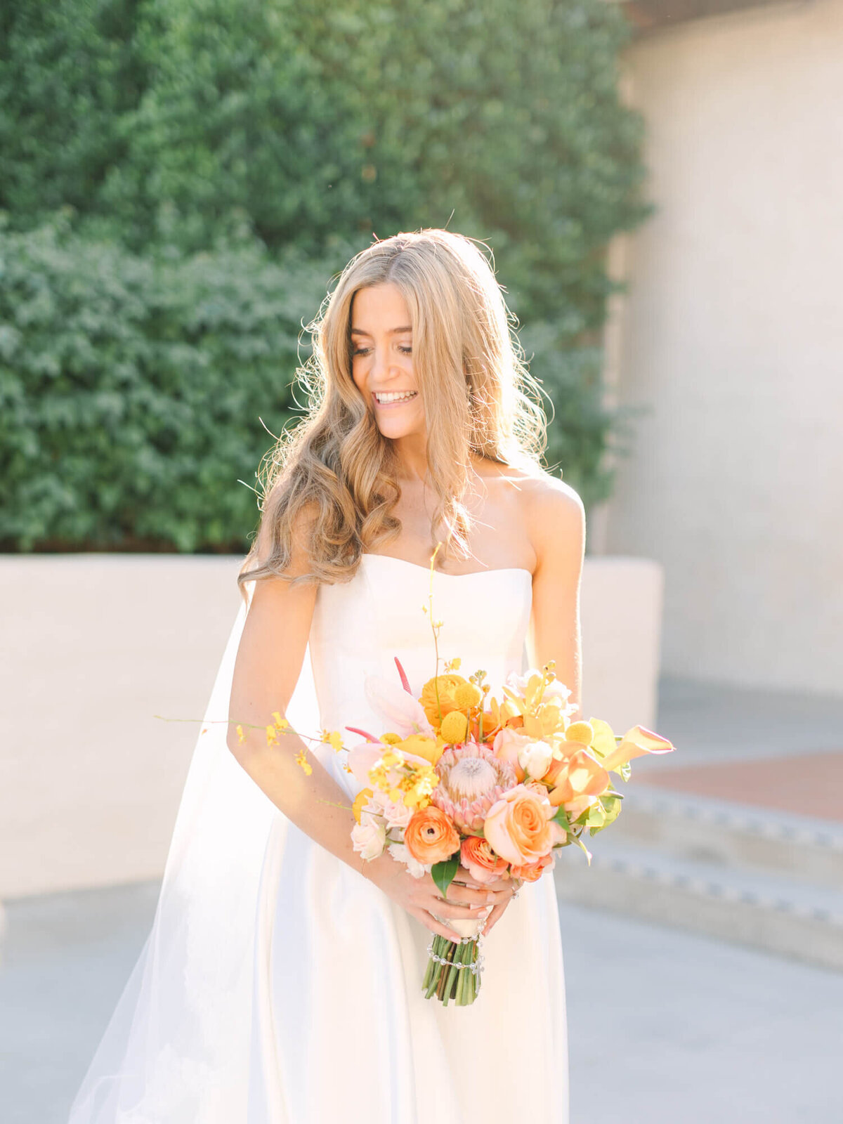bride-portrait-colorful-bouquet