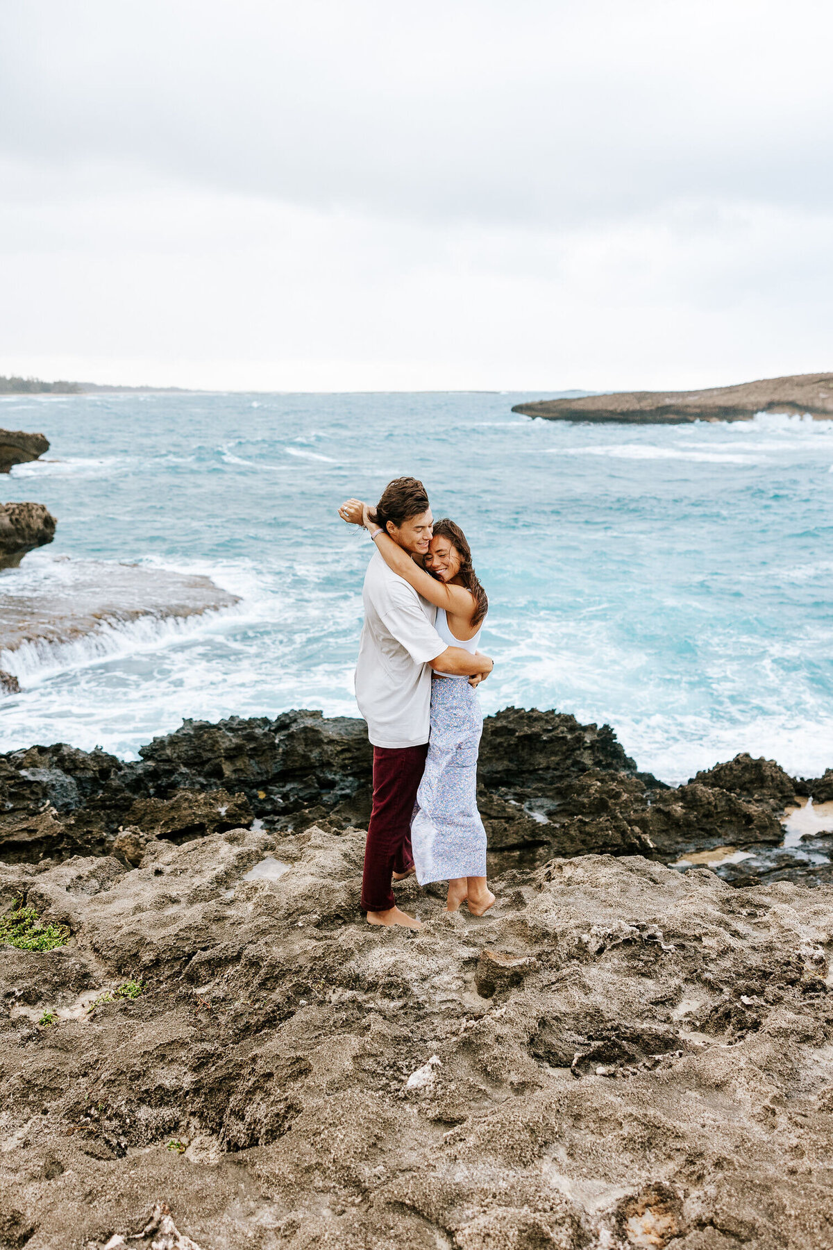 North_Shore_of_Oahu_Engagement_Photos_Skateboards_Laie_Kahuku_Haleiwa-10